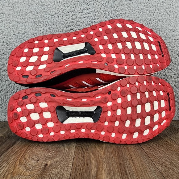Adidas Ultra Boost Montreal Red White Men\'s Running Shoes‎ Size 9 FY3426 main image 9